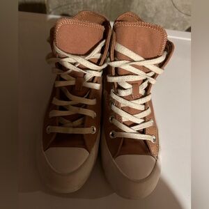 Converse chuck taylor all star lugged high tops (canvas) size 7!